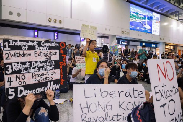Khắc tinh của China trong dự luật Hongkong là ai ? Attachment