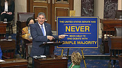 Click image for larger version

Name:	thuong-nghi-sy-Joe-Manchin-e1642668442303.jpeg
Views:	0
Size:	315.7 KB
ID:	1985726