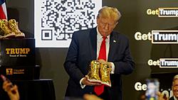 Click image for larger version

Name:	Bi-phat-nang-ong-Trump-ra-mat-240217191552-donald-trump-unveils-sneakers-1708271539-9-width1920h.jpg
Views:	0
Size:	186.4 KB
ID:	2337212