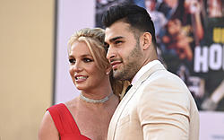Click image for larger version

Name:	britney-spears-engagement-16317668061661855680116-crop-16317668110681843633094.jpg
Views:	0
Size:	65.7 KB
ID:	1870940