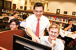 Click image for larger version

Name:	Jay-with-students.jpg
Views:	0
Size:	255.0 KB
ID:	2068653